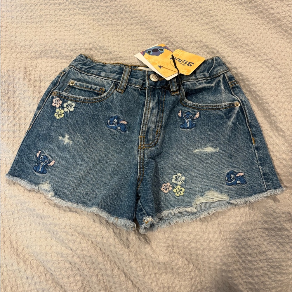 Zara size 8/9 GirlsDenim Shorts with Embroidered Stitch
